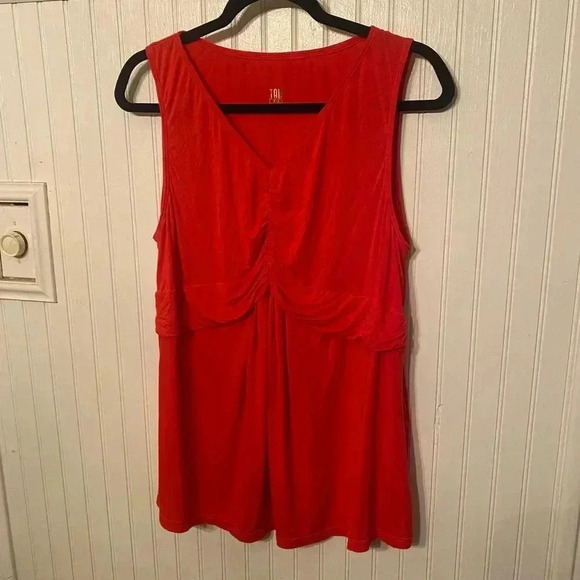 NWOT Tail workout tank top - Picture 1 of 7